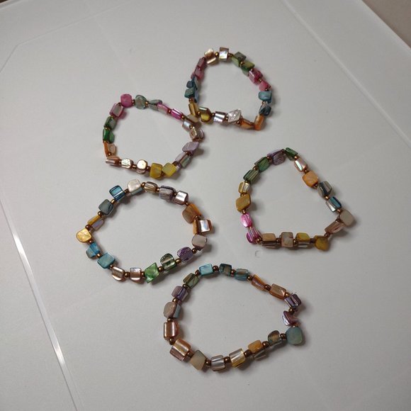 Set Of 5 Colorful Shell Bead Stretch Bracelets - Picture 1 of 14